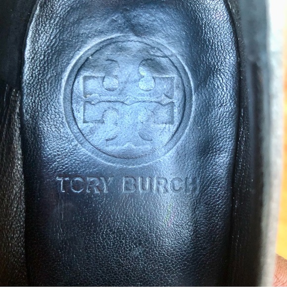 Tory Burch taupe suede look fabric and patent leather heels - Picture 4 of 10